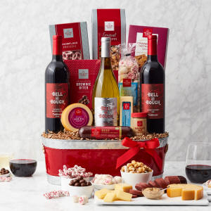 Holiday Tidings Wine Gift Basket